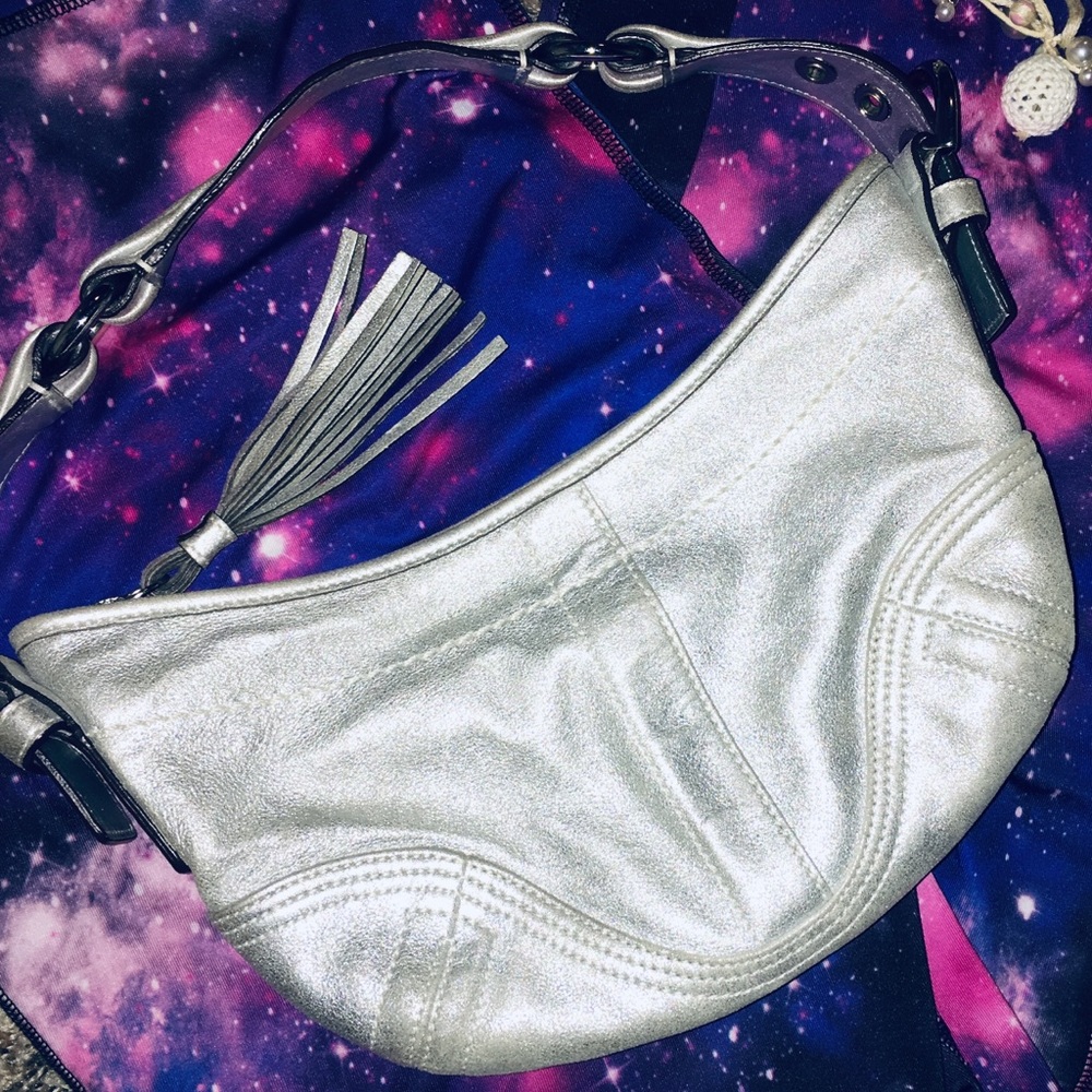 Coach silver metallic hobo bag 🤩